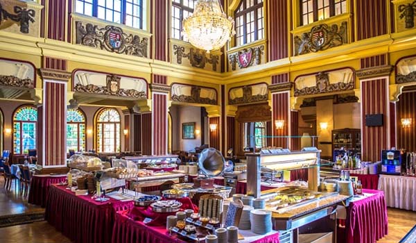 Hungest Hotel Palota**** informatikai rendszerének és hálózatának fejlesztése